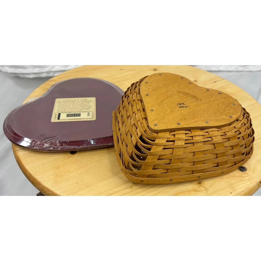 Longaberger Vintage 2005 Sweetest Heart Basket Set - Picture 2 of 10